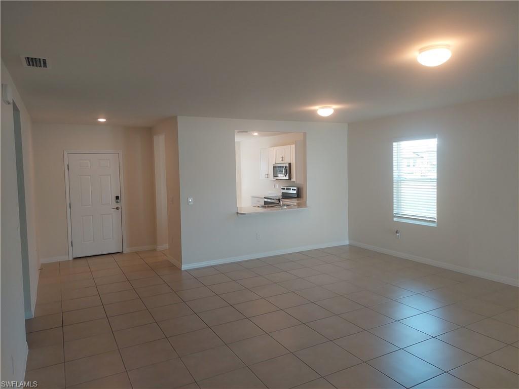 326 Sw 24th Pl Property Photo 3