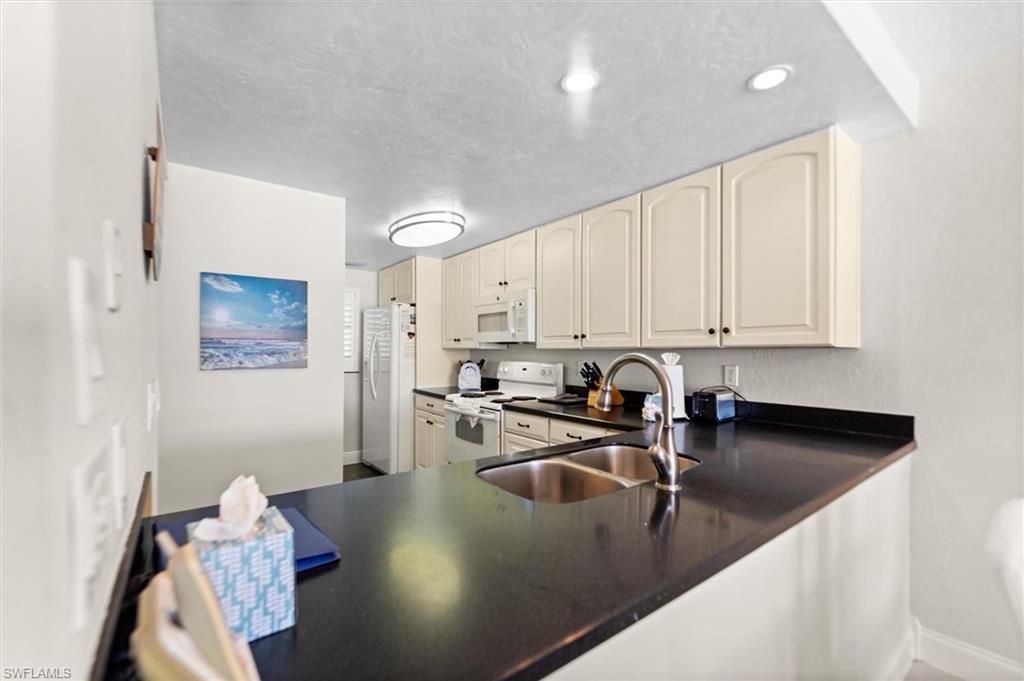 6400 Estero Blvd 301 Property Photo 10