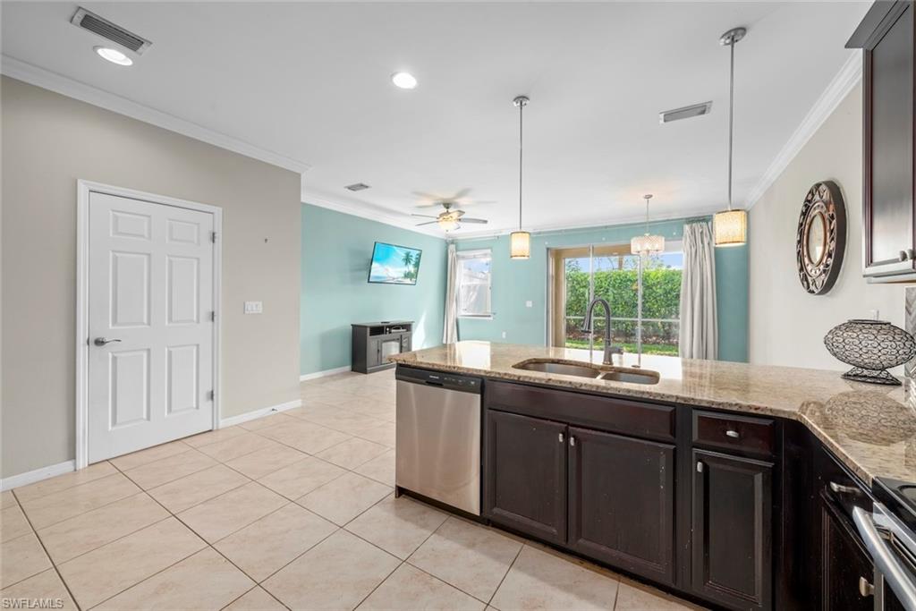 10864 Alvara Way Property Photo 7
