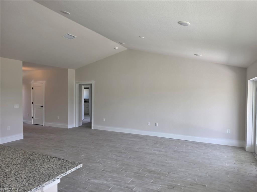 1815 Nw 31st Pl Property Photo 5
