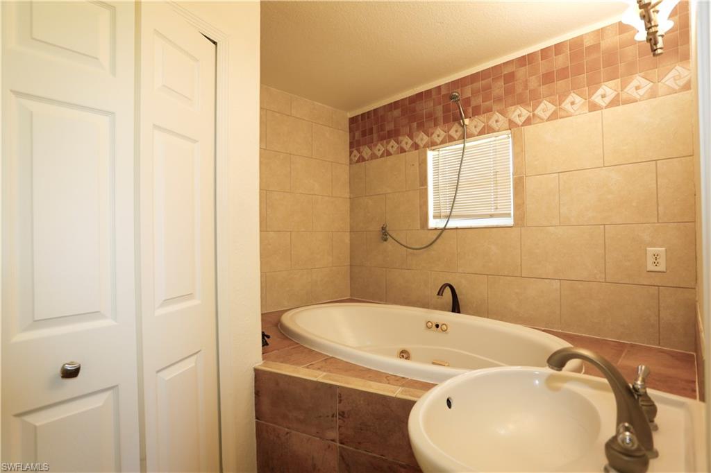1834 Nw 6th Ave Property Photo 15