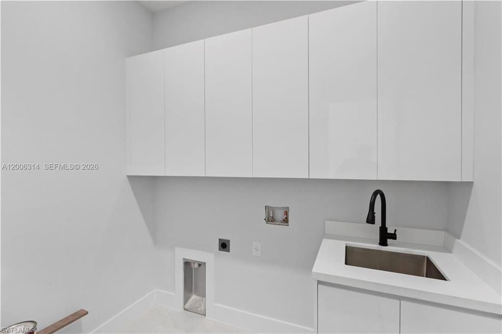 628 Chiquita Blvd N Property Photo 12