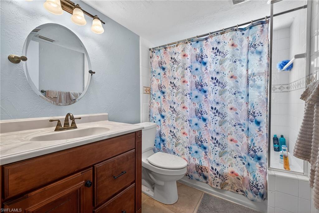 5027 Sw 16th Pl 101 Property Photo 12