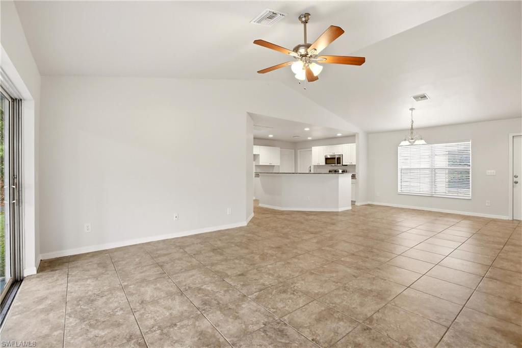 1036 Belmont St E Property Photo 7