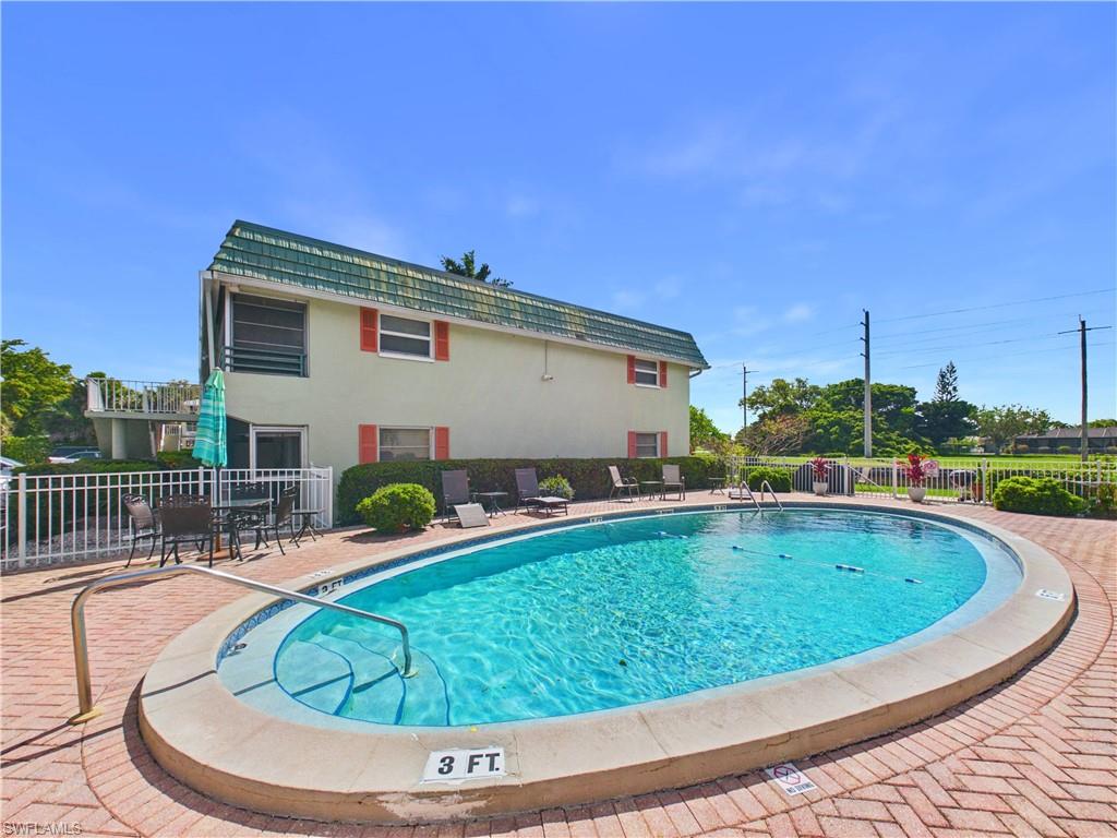 300 Valley Stream DR 3D Property Photo 1