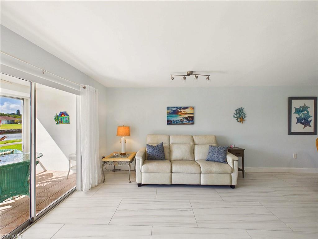 300 Valley Stream Dr 3d Property Photo 3
