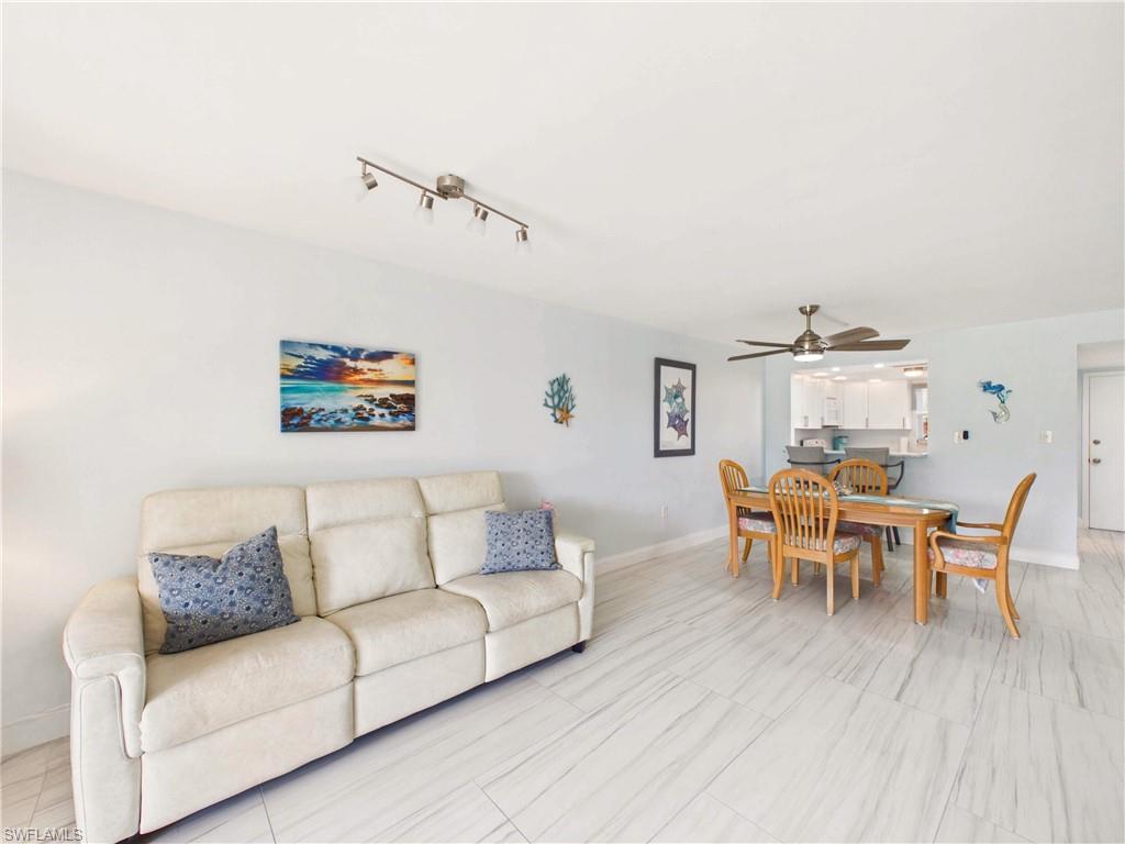 300 Valley Stream Dr 3d Property Photo 4