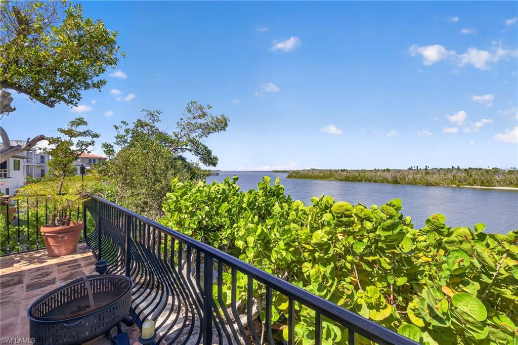 17201 Captiva Dr Property Photo 14