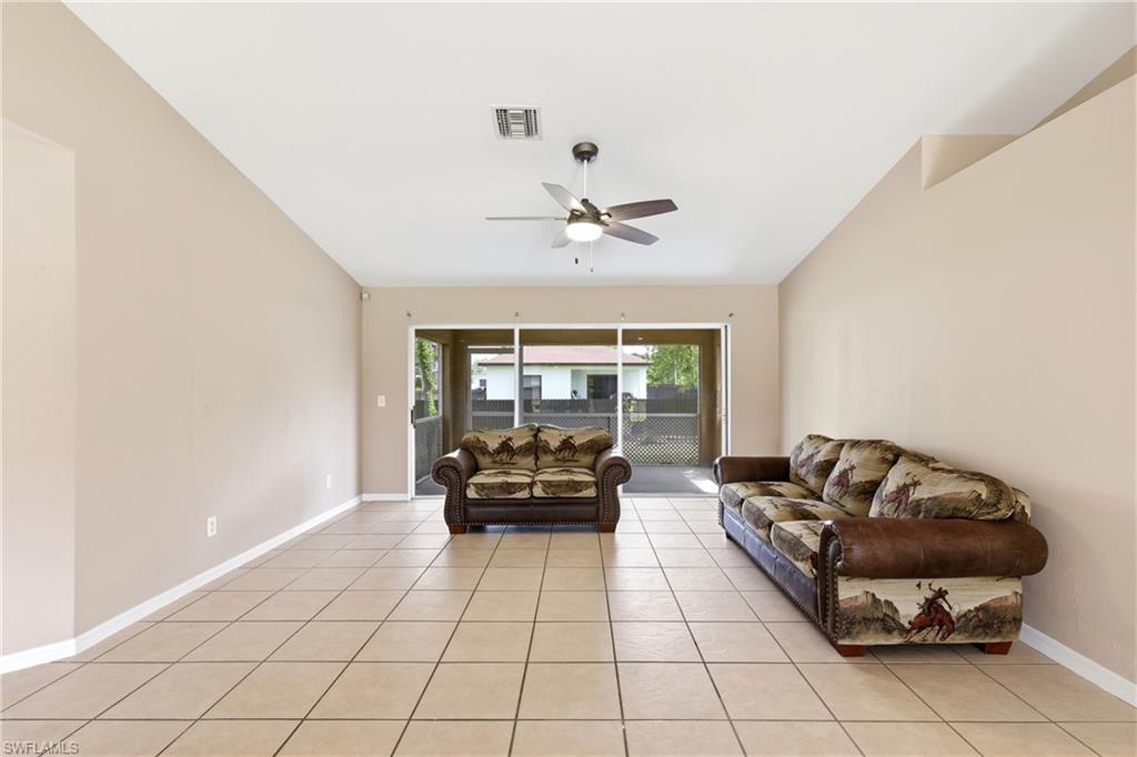 919 Winters St E Property Photo 6