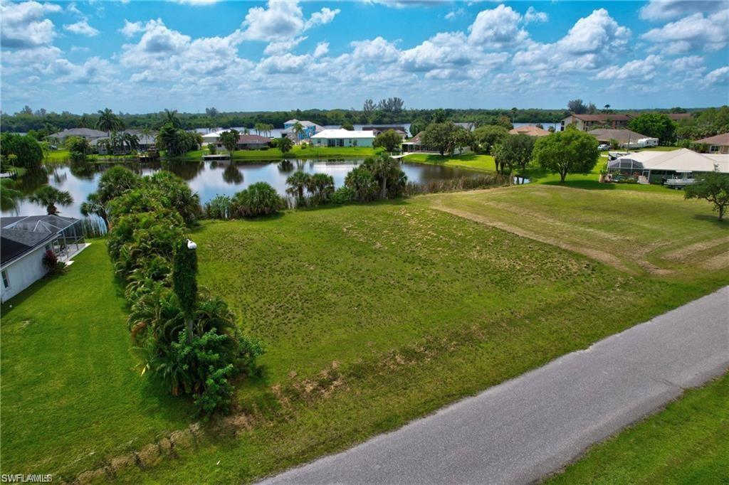 17091 Waters Edge Cir Property Photo 3