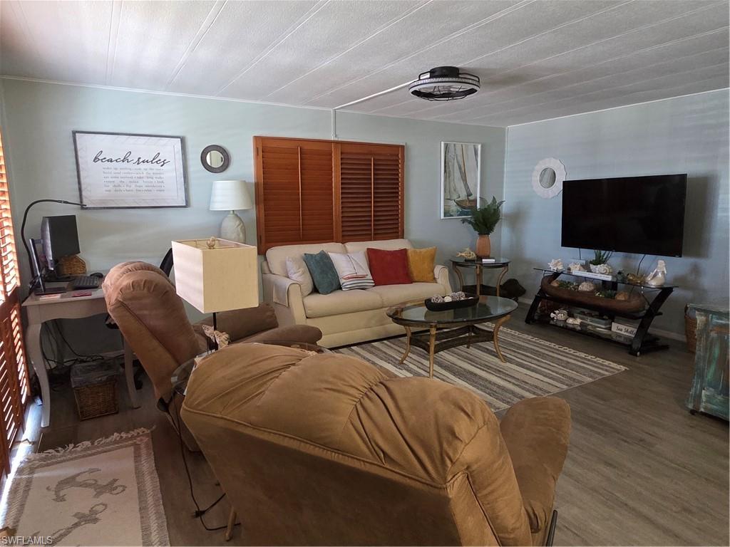 575 Winning Way Property Photo 12