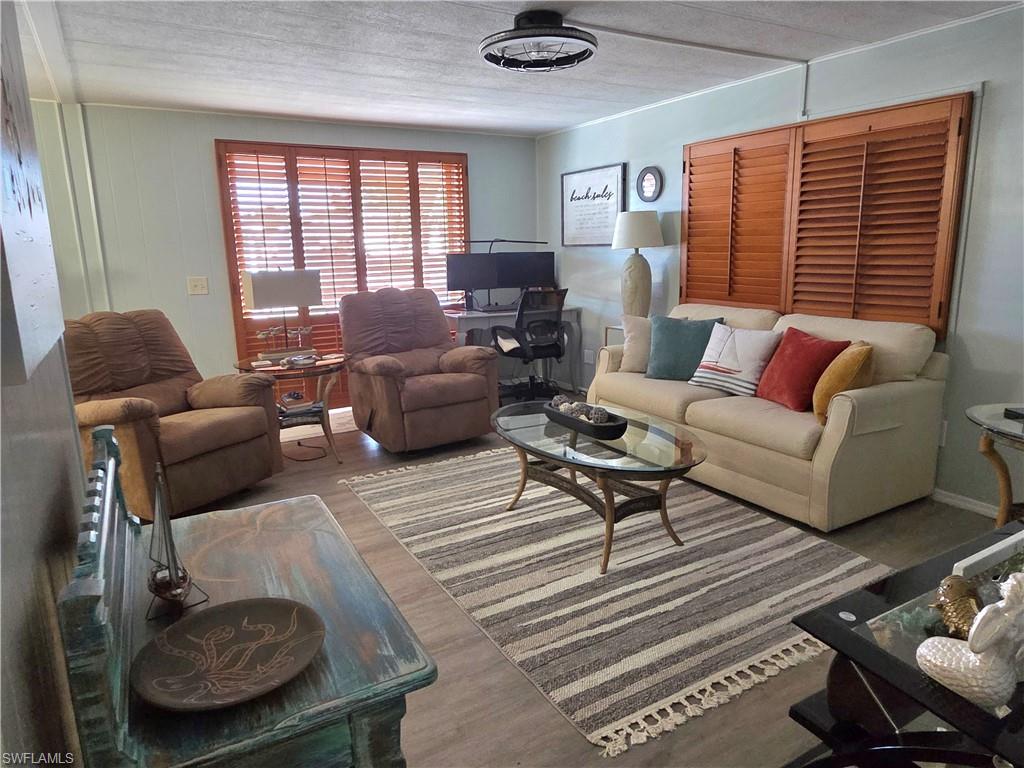 575 Winning Way Property Photo 14