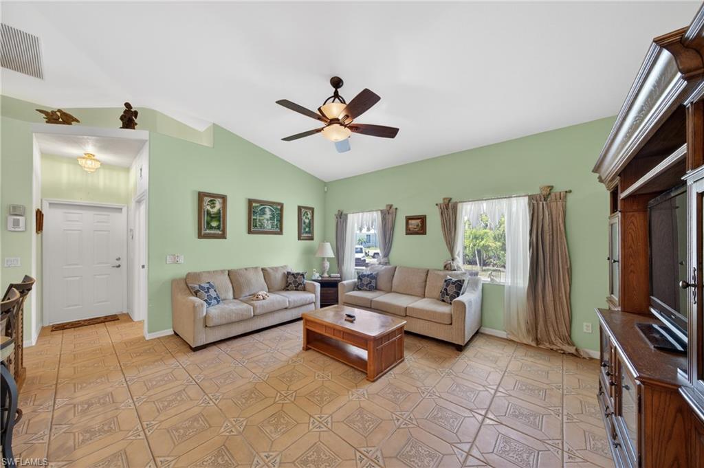 3815 Nw 5th Ter Property Photo 4