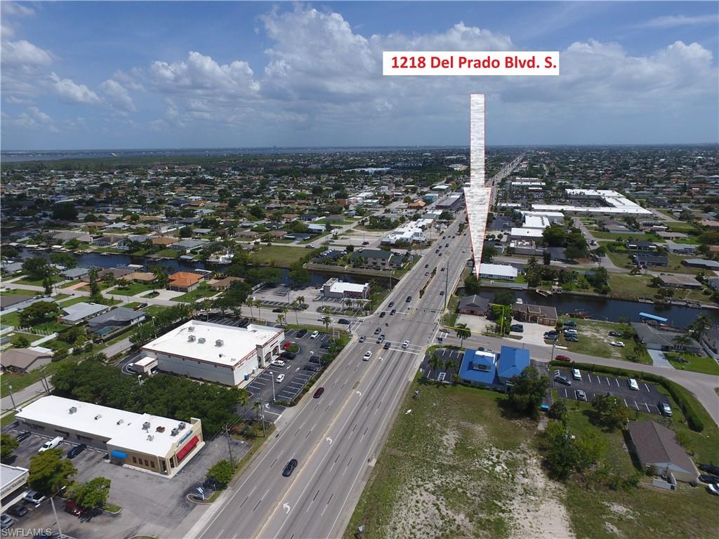 1218 Del Prado Blvd S Property Photo 2