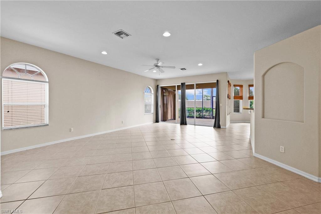 13988 Village Creek Dr Property Photo 11