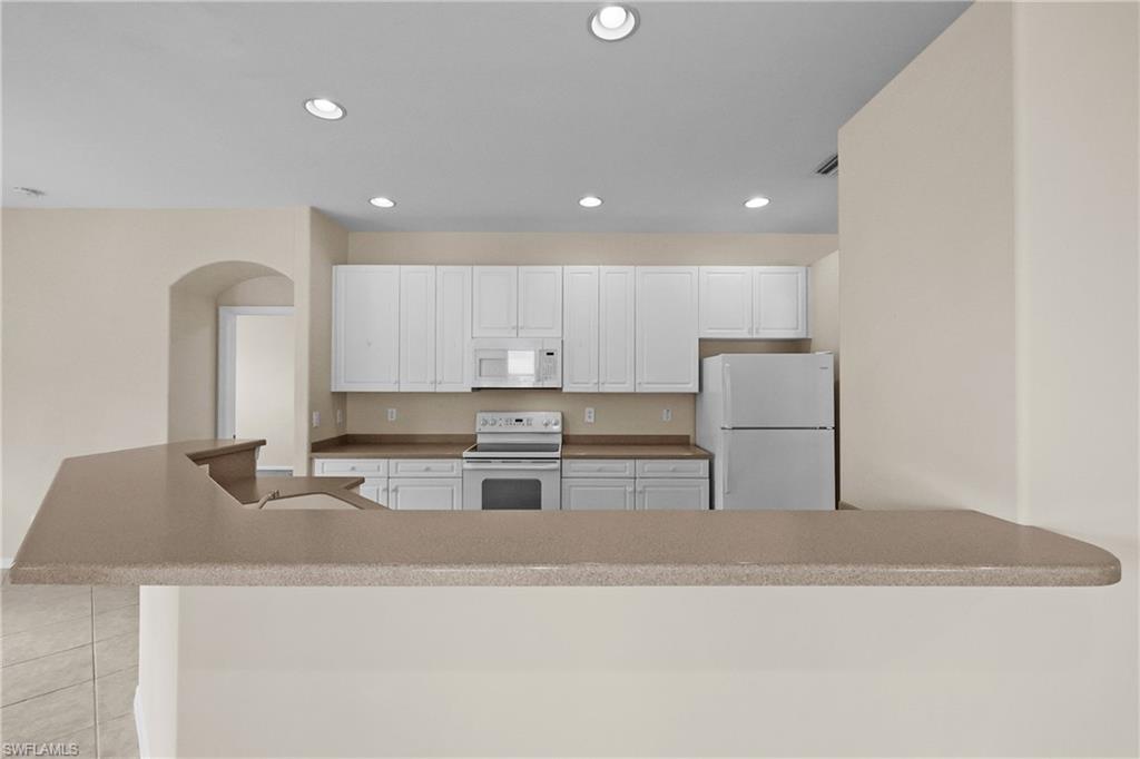 13988 Village Creek Dr Property Photo 14