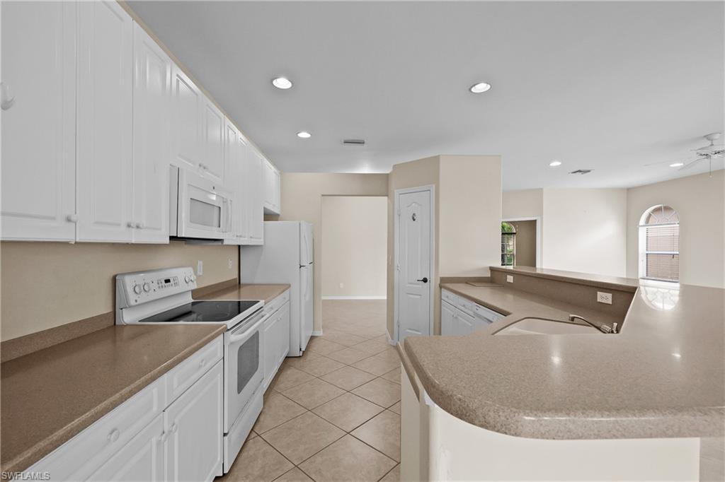 13988 Village Creek Dr Property Photo 17
