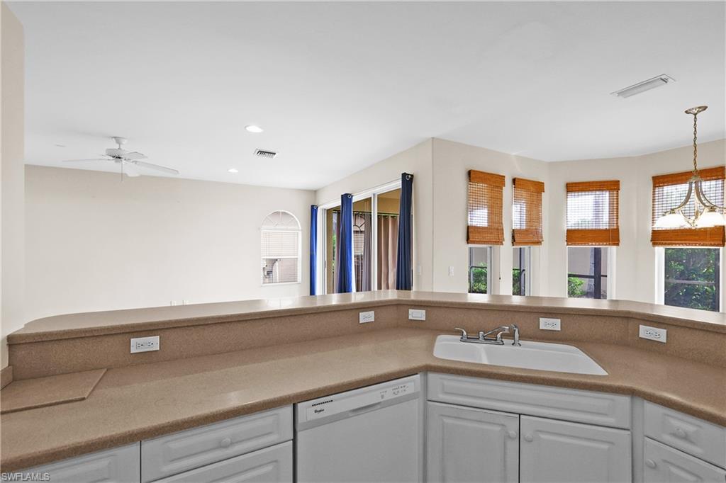 13988 Village Creek Dr Property Photo 20