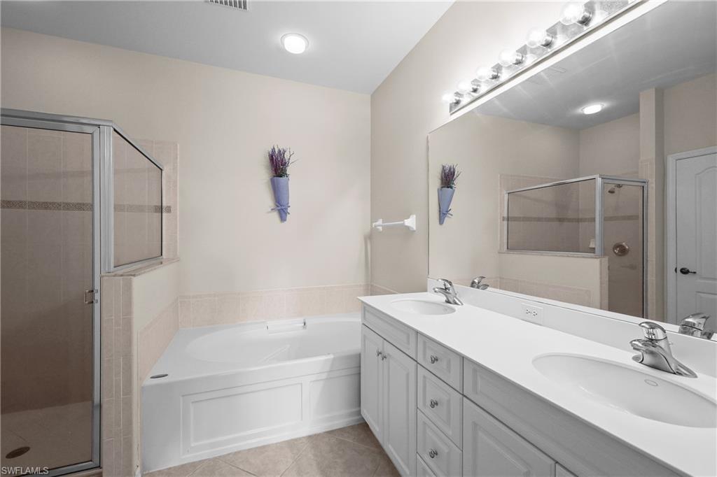 13988 Village Creek Dr Property Photo 26