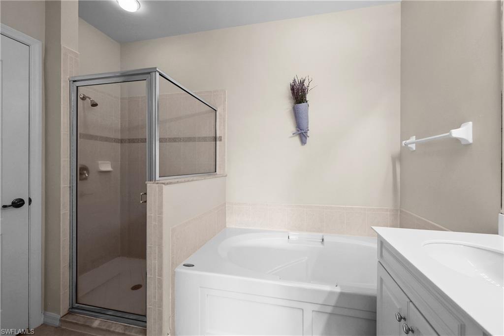 13988 Village Creek Dr Property Photo 27