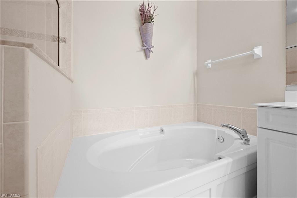13988 Village Creek Dr Property Photo 29