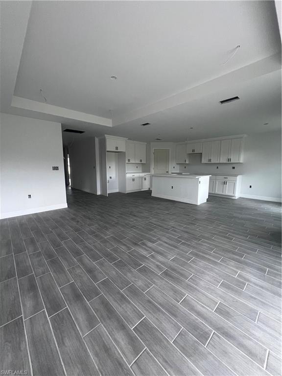 2406 Bay Plz Property Photo 7
