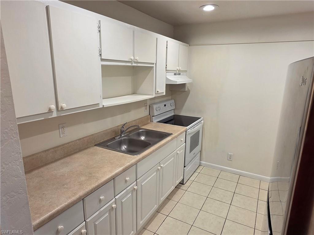 1107 S Loop Blvd Property Photo 5
