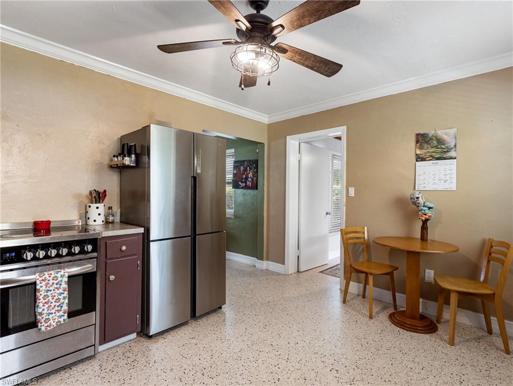 5521 Shaddelee Ln W Property Photo 8