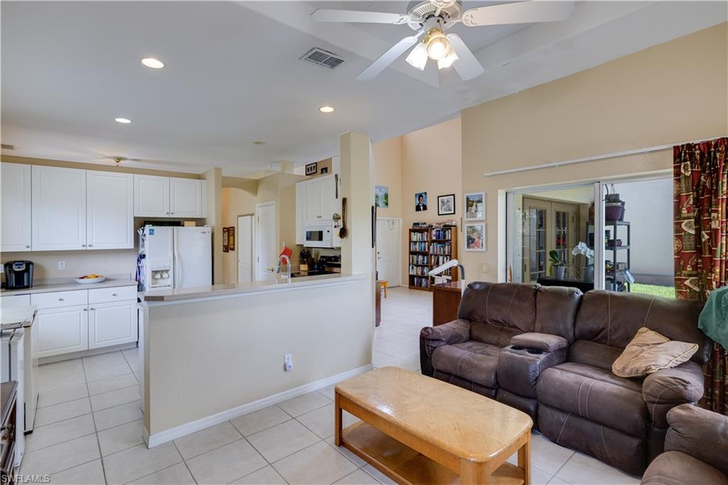 8830 Spring Mountain Way Property Photo 7