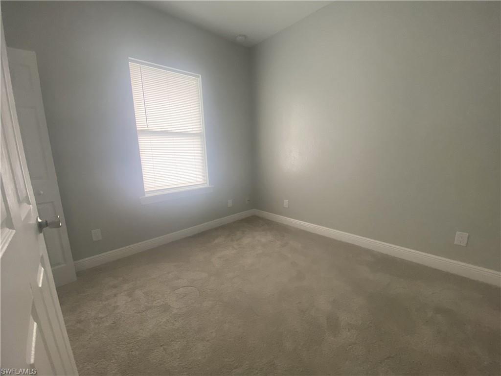 13832 1st St Property Photo 4