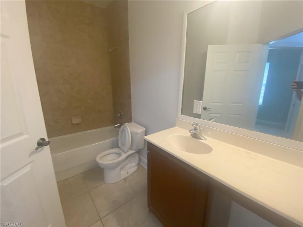 13832 1st St Property Photo 5