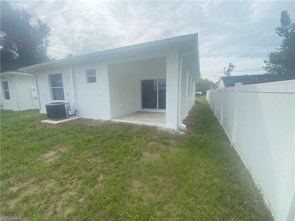 13832 1st St Property Photo 13