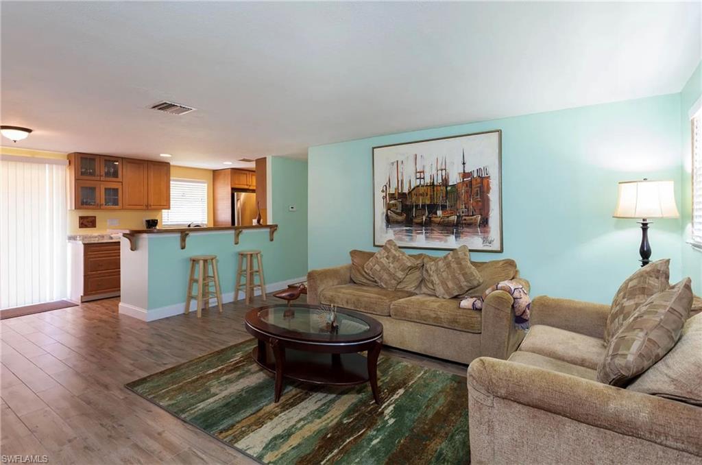 11093 Kelly Rd Property Photo 6