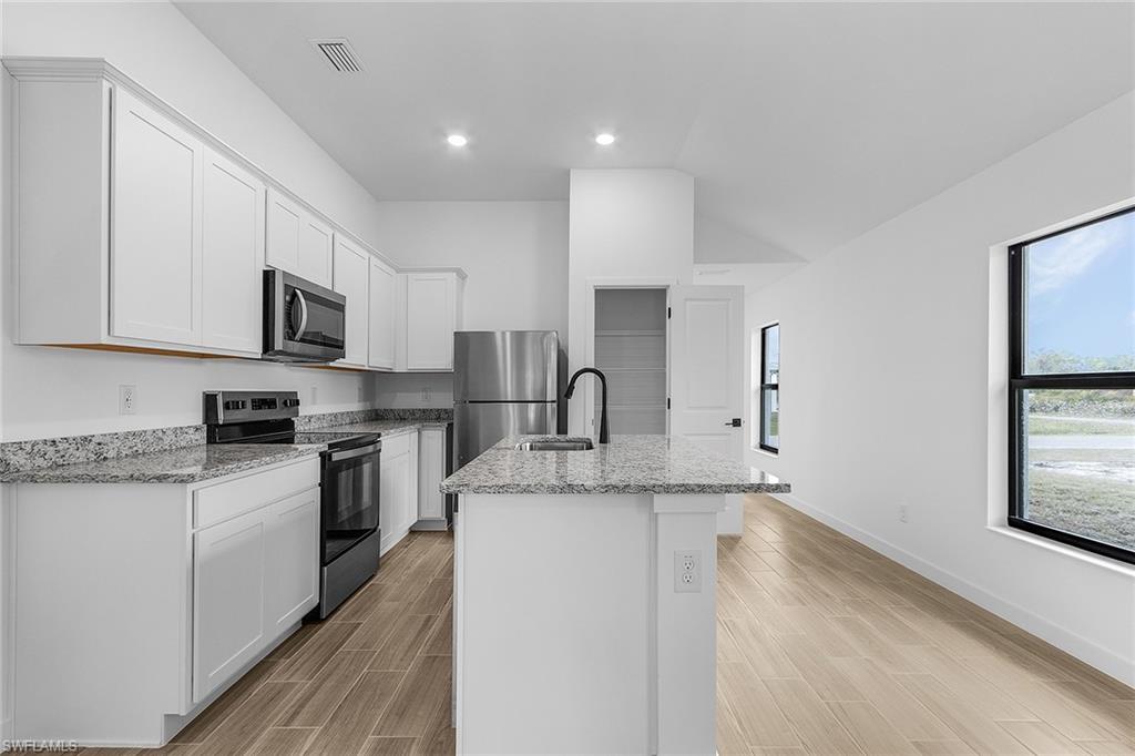 434 Parkdale Blvd Property Photo 5