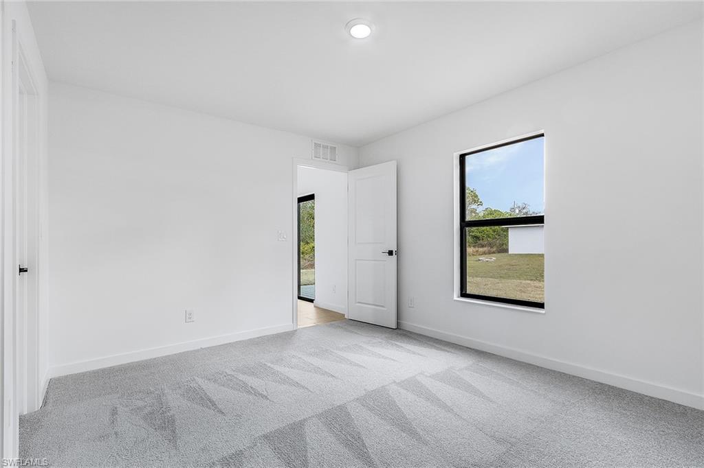 434 Parkdale Blvd Property Photo 13