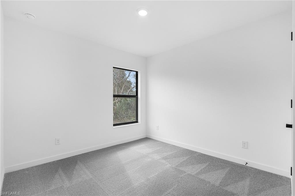 434 Parkdale Blvd Property Photo 16