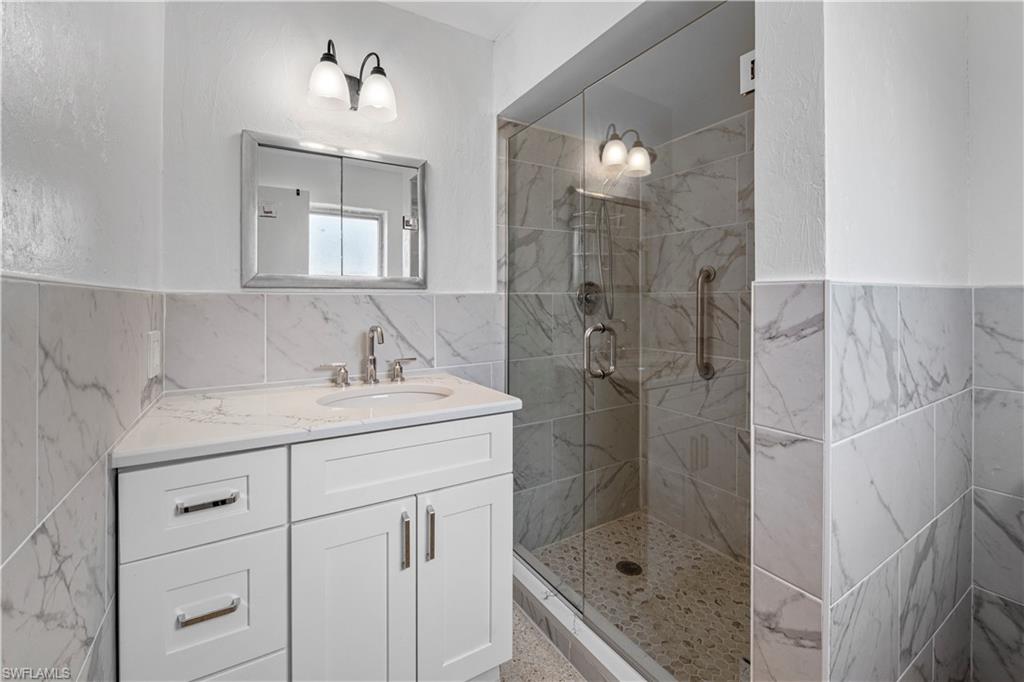 2160 Channel Way Property Photo 18