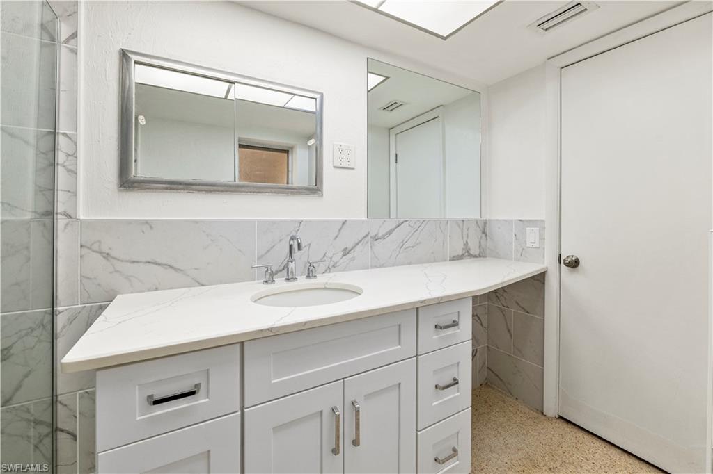 2160 Channel Way Property Photo 26