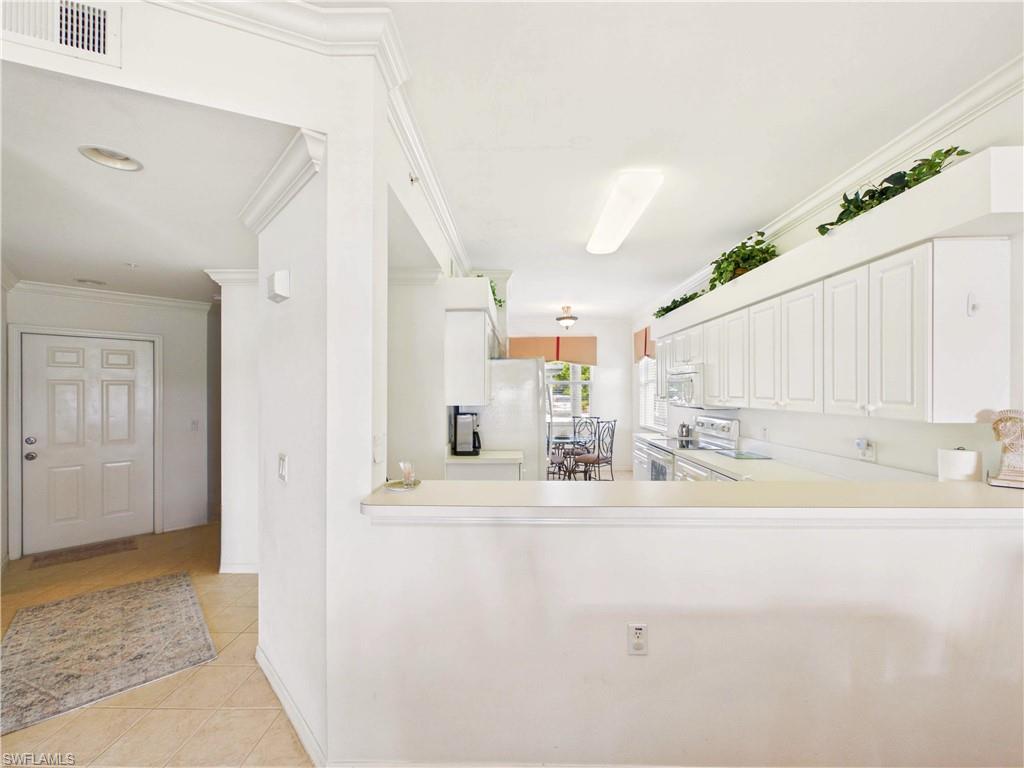 10391 Butterfly Palm Dr 1011 Property Photo 9