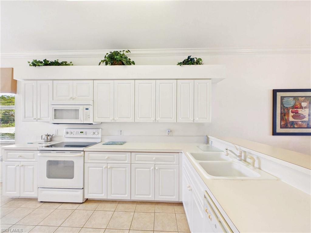 10391 Butterfly Palm Dr 1011 Property Photo 10
