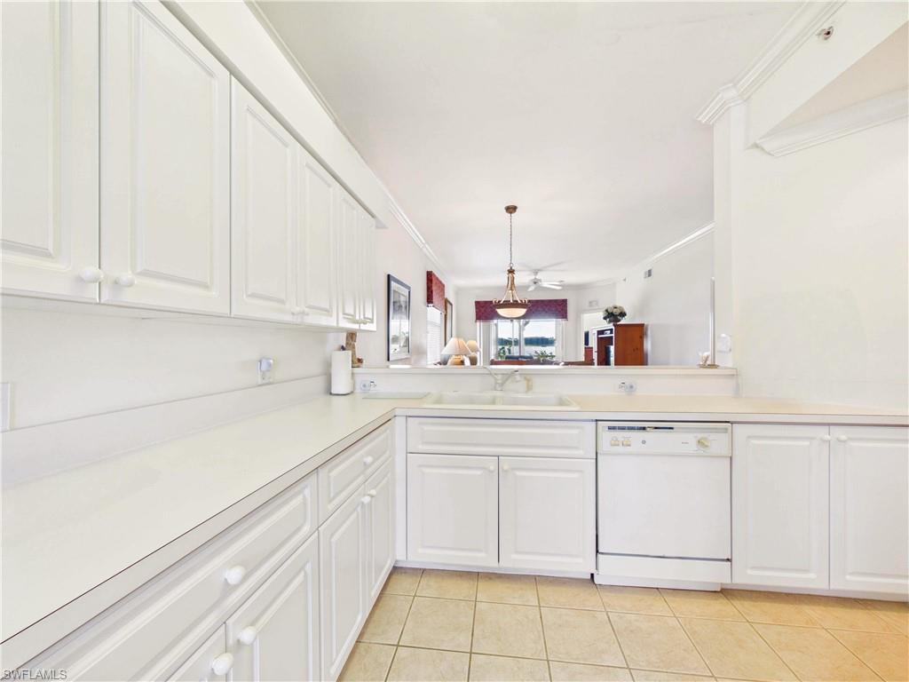 10391 Butterfly Palm Dr 1011 Property Photo 11