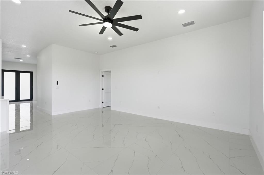 9014 Lawn Ct Property Photo 9