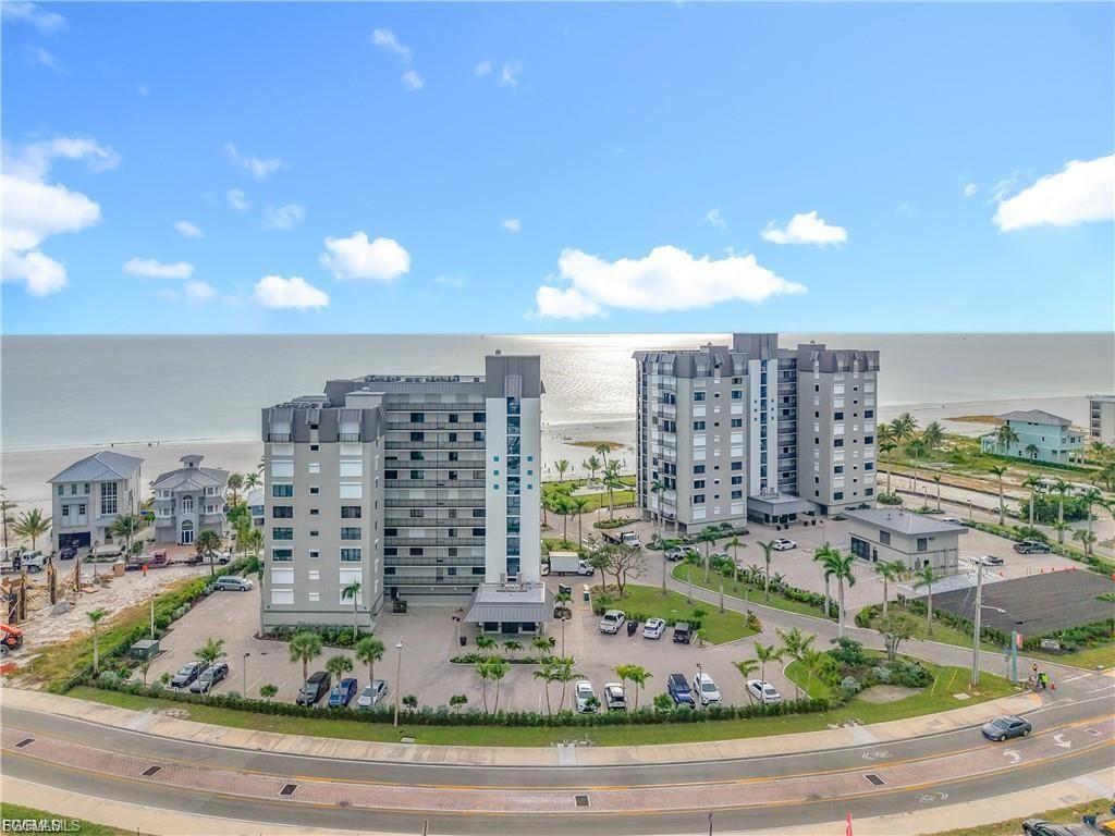 2800 Estero Blvd Ph3 Property Photo 3