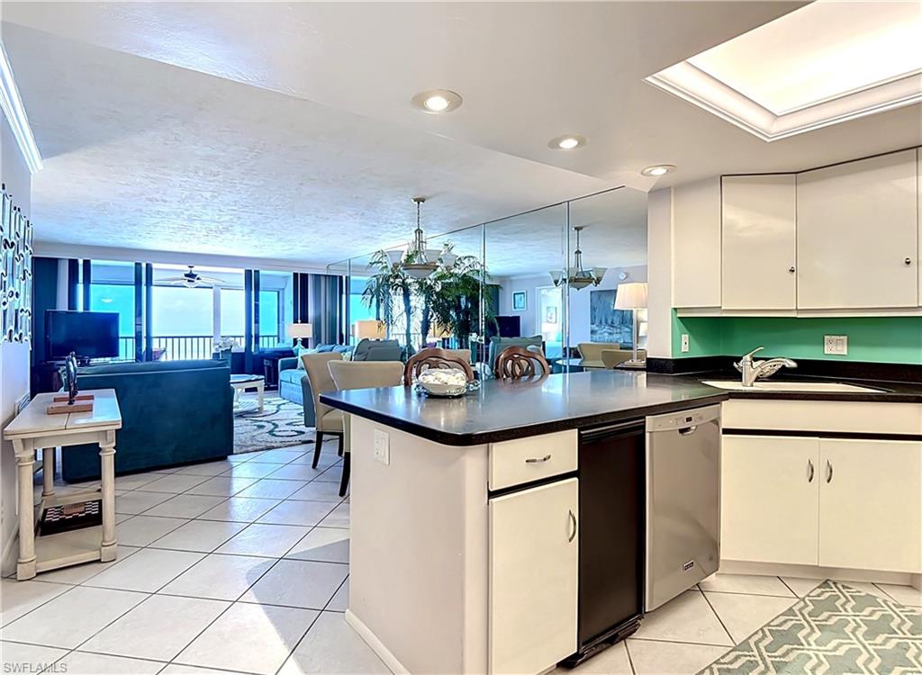 2800 Estero Blvd Ph3 Property Photo 4