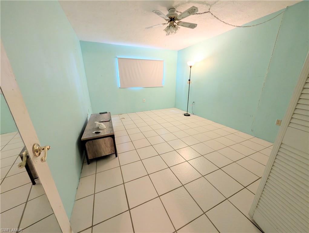 2100 Barkeley Ln 3 Property Photo 9