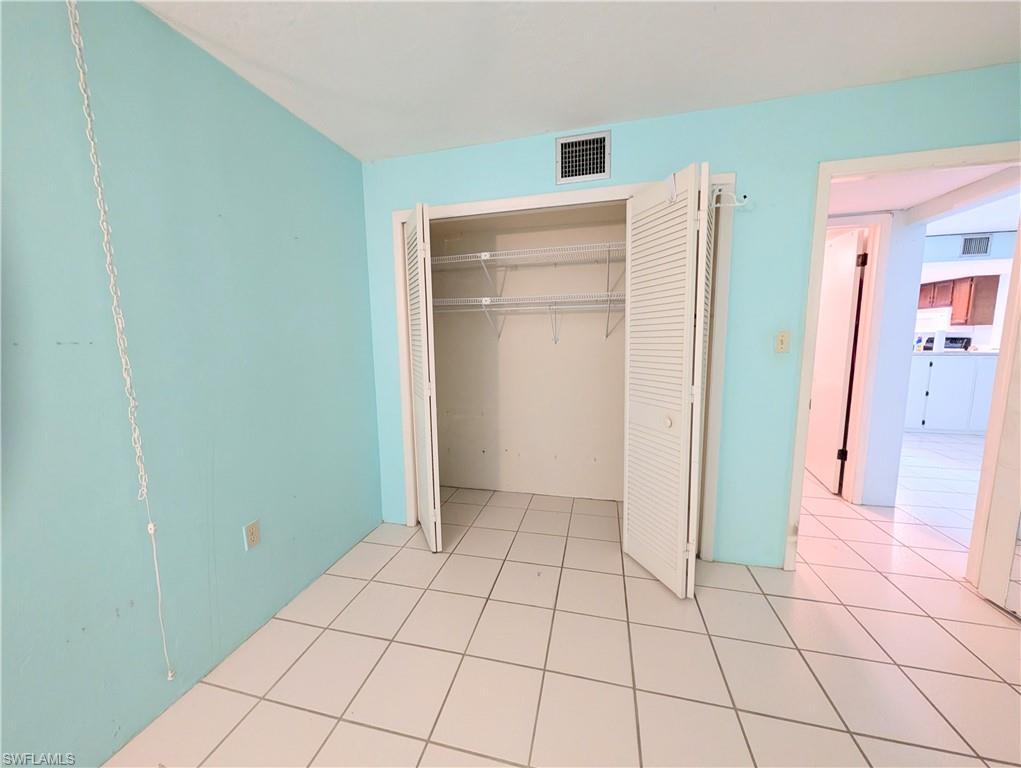 2100 Barkeley Ln 3 Property Photo 10