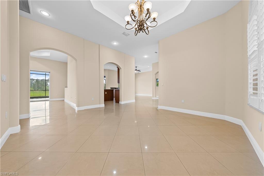 680 Mirror Lakes Ct Property Photo 6