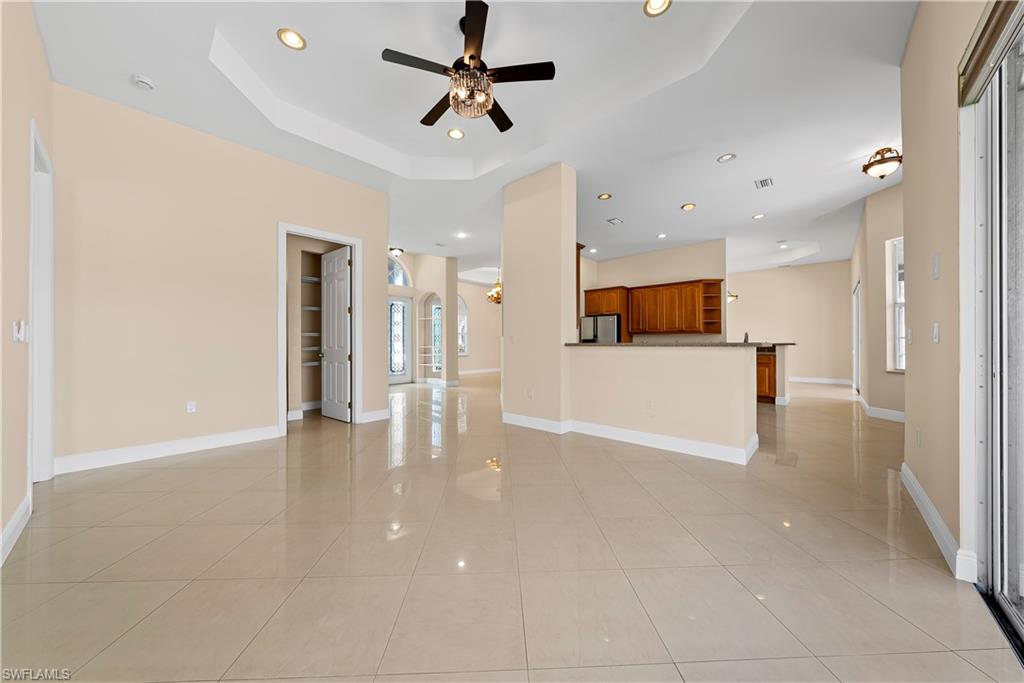 680 Mirror Lakes Ct Property Photo 12