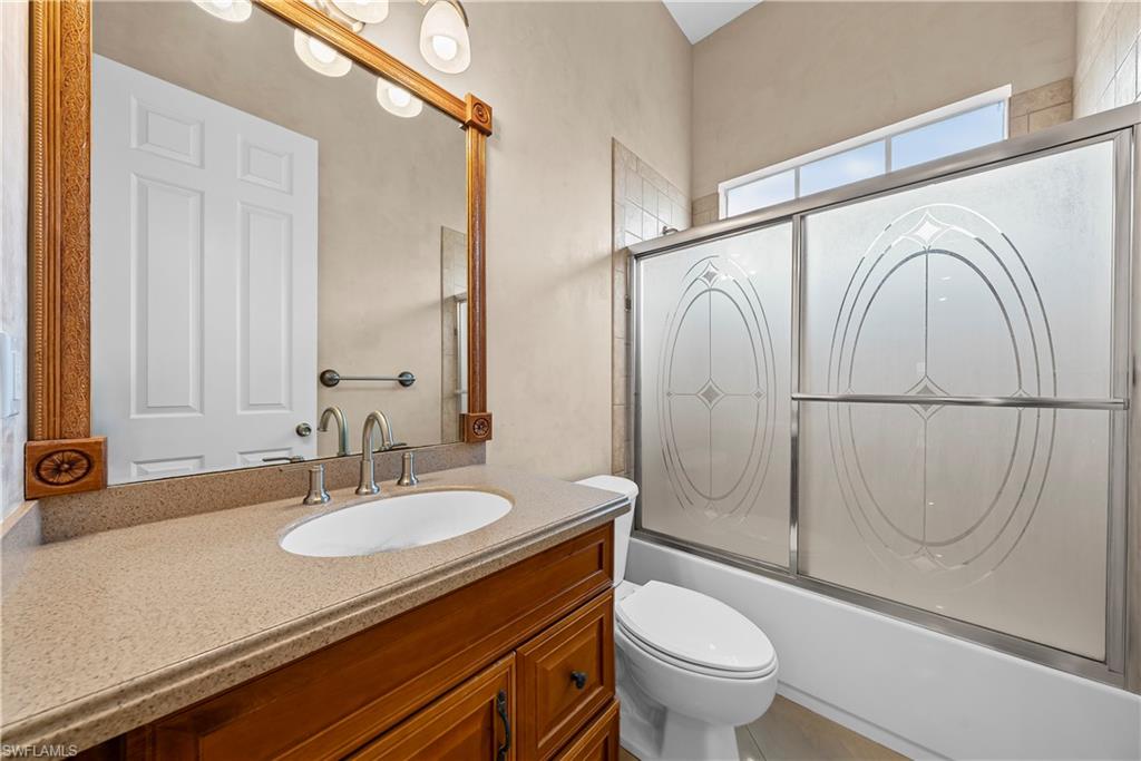 680 Mirror Lakes Ct Property Photo 14