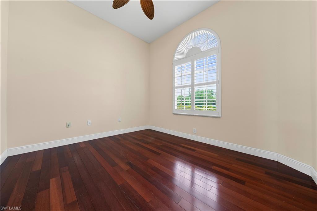 680 Mirror Lakes Ct Property Photo 16